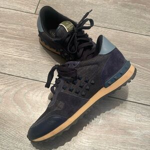 Valentino tennis shoes size 7. Worn once.